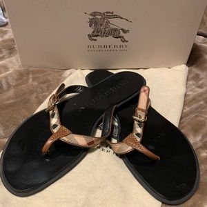 Burberry parsons flat sandals